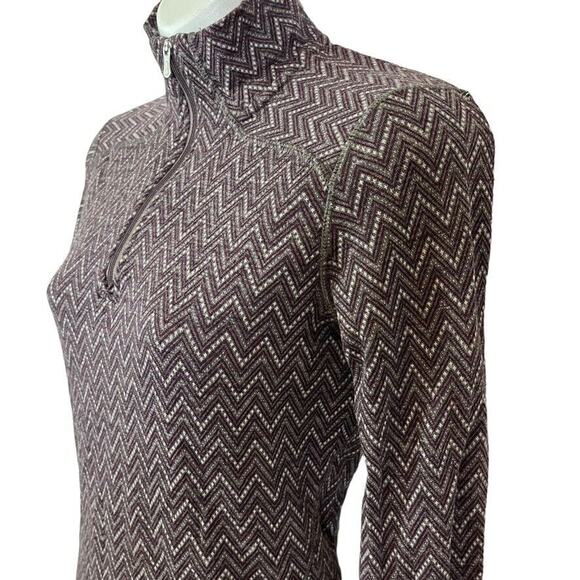 Women's Zigzag Pattern Sweater - Black and White - Picture 8 of 16